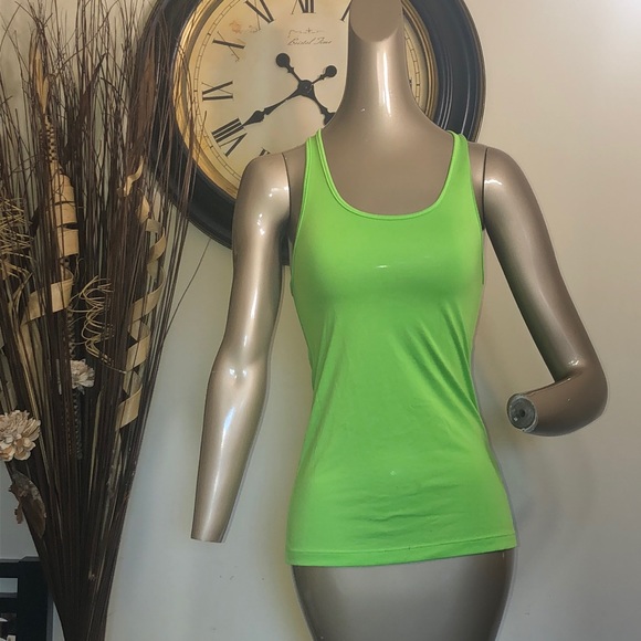 💚Green exercise tank💚 - Picture 1 of 5